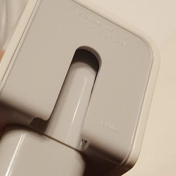 Apple Volex APC7H 2.5A 125V AC Adapter Power Cord MacBook - Picture 6 of 7